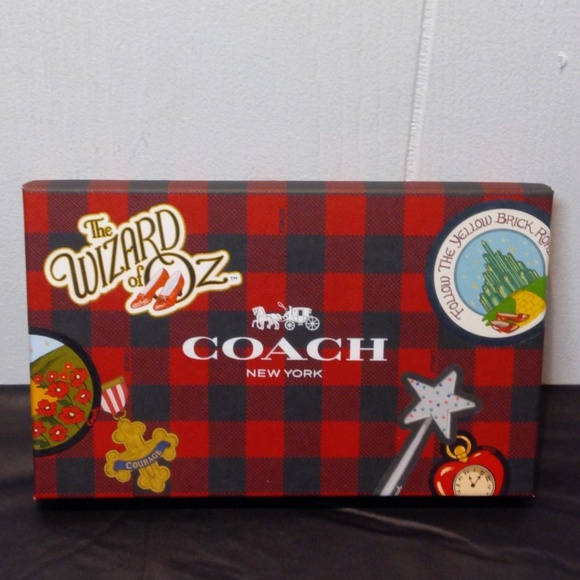 COACH Lg Wristlet w/ Charms Wizard of Oz Box Set - Picture 2 of 8